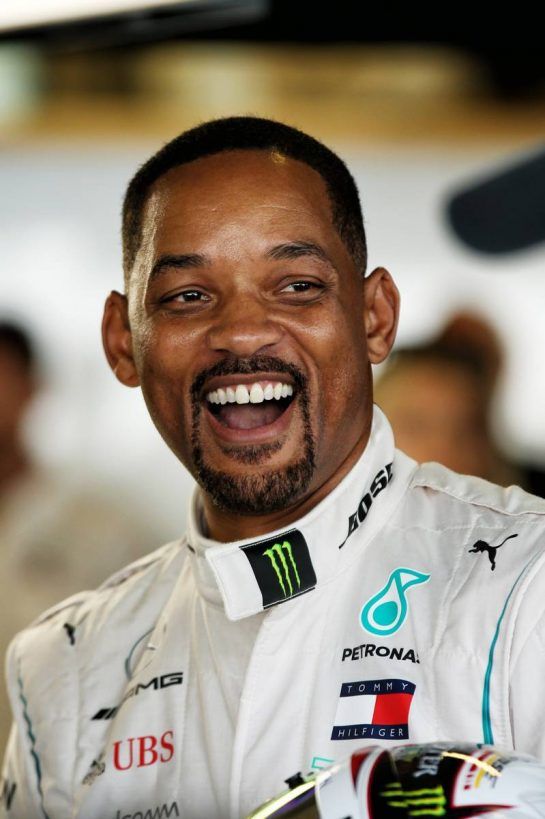Will Smith (USA) Actor with the Mercedes AMG F1 team.
25.11.2018. Formula 1 World Championship, Rd 21, Abu Dhabi Grand Prix, Yas Marina Circuit, Abu Dhabi, Race Day.
- www.xpbimages.com, EMail: requests@xpbimages.com - copy of publication required for printed pictures. Every used picture is fee-liable. © Copyright: Batchelor / XPB Images