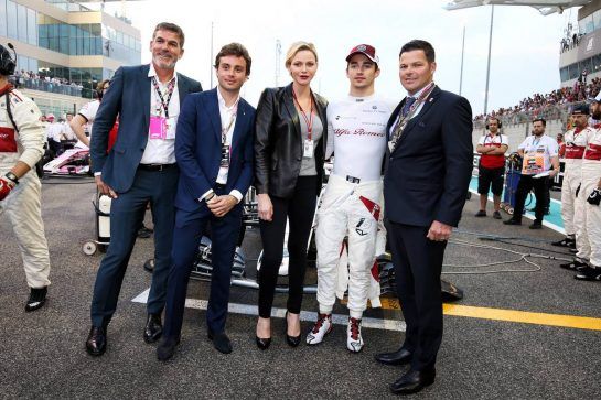 Charles Leclerc (MON) Sauber F1 Team with Princess Charlene of Monaco and guest on the grid.
25.11.2018. Formula 1 World Championship, Rd 21, Abu Dhabi Grand Prix, Yas Marina Circuit, Abu Dhabi, Race Day.
- www.xpbimages.com, EMail: requests@xpbimages.com - copy of publication required for printed pictures. Every used picture is fee-liable. © Copyright: Moy / XPB Images