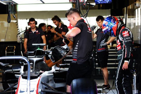 Pietro Fittipaldi (BRA) Haas VF-18 Test Driver.
27.11.2018. Formula 1 Testing, Yas Marina Circuit, Abu Dhabi, Wednesday.
- www.xpbimages.com, EMail: requests@xpbimages.com - copy of publication required for printed pictures. Every used picture is fee-liable. © Copyright: Bearne / XPB Images
