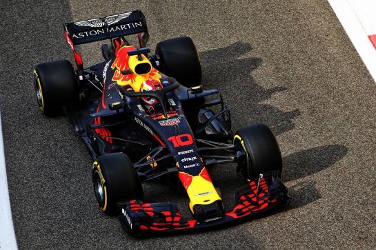 Pierre Gasly (FRA) Red Bull Racing RB14.
28.11.2018. Formula 1 Testing, Yas Marina Circuit, Abu Dhabi, Wednesday.
- www.xpbimages.com, EMail: requests@xpbimages.com - copy of publication required for printed pictures. Every used picture is fee-liable. © Copyright: Moy / XPB Images