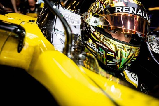 Artem Markelov (RUS) Renault Sport F1 RS18 Test and Development Driver.
28.11.2018. Formula 1 Testing, Yas Marina Circuit, Abu Dhabi, Wednesday.
- www.xpbimages.com, EMail: requests@xpbimages.com - copy of publication required for printed pictures. Every used picture is fee-liable. © Copyright: Bearne / XPB Images