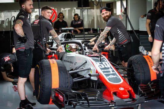 Louis Deletraz (SUI) Haas VF-18 Test Driver.
28.11.2018. Formula 1 Testing, Yas Marina Circuit, Abu Dhabi, Wednesday.
- www.xpbimages.com, EMail: requests@xpbimages.com - copy of publication required for printed pictures. Every used picture is fee-liable. © Copyright: Bearne / XPB Images