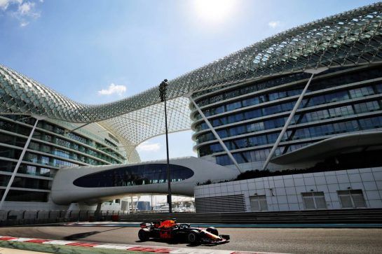Pierre Gasly (FRA) Red Bull Racing RB14.
28.11.2018. Formula 1 Testing, Yas Marina Circuit, Abu Dhabi, Wednesday.
- www.xpbimages.com, EMail: requests@xpbimages.com - copy of publication required for printed pictures. Every used picture is fee-liable. © Copyright: Moy / XPB Images
