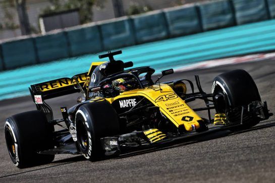 Artem Markelov (RUS) Renault Sport F1 RS18 Test and Development Driver.
28.11.2018. Formula 1 Testing, Yas Marina Circuit, Abu Dhabi, Wednesday.
- www.xpbimages.com, EMail: requests@xpbimages.com - copy of publication required for printed pictures. Every used picture is fee-liable. © Copyright: Moy / XPB Images