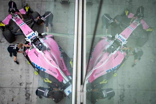 Lance Stroll (CDN) Racing Point Force India F1 VJM11 in the pits.
28.11.2018. Formula 1 Testing, Yas Marina Circuit, Abu Dhabi, Wednesday.
- www.xpbimages.com, EMail: requests@xpbimages.com - copy of publication required for printed pictures. Every used picture is fee-liable. © Copyright: Bearne / XPB Images