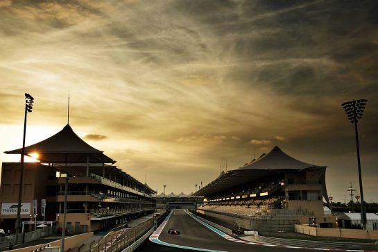 Carlos Sainz Jr (ESP) McLaren MCL33.
28.11.2018. Formula 1 Testing, Yas Marina Circuit, Abu Dhabi, Wednesday.
- www.xpbimages.com, EMail: requests@xpbimages.com - copy of publication required for printed pictures. Every used picture is fee-liable. © Copyright: Moy / XPB Images