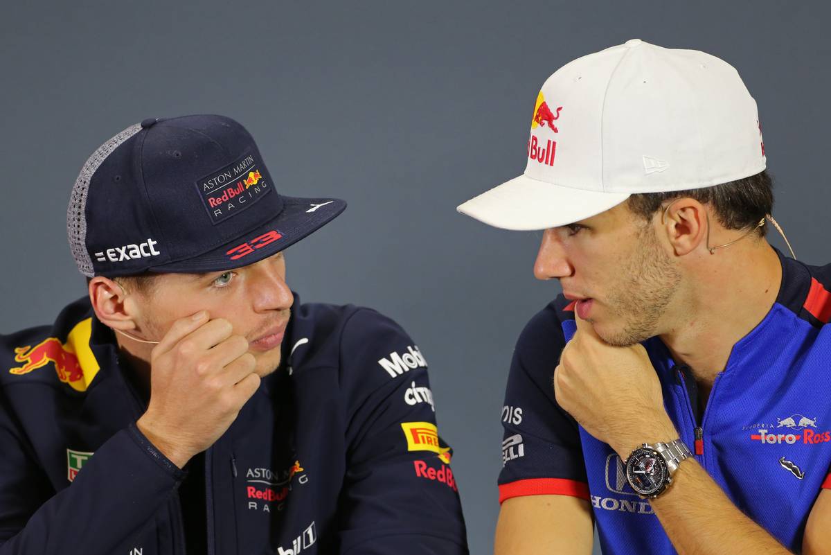 Max Verstappen (NLD) Red Bull Racing and Pierre Gasly (FRA) Scuderia Toro Rosso  25.10.2018.