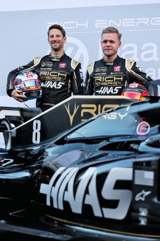 (L to R): Romain Grosjean (FRA) Haas F1 Team VF-19 with team mate Kevin Magnussen (DEN) Haas F1 Team.
18.02.2019. Formula One Testing, Day One, Barcelona, Spain. Monday.
- www.xpbimages.com, EMail: requests@xpbimages.com - copy of publication required for printed pictures. Every used picture is fee-liable. © Copyright: Moy / XPB Images