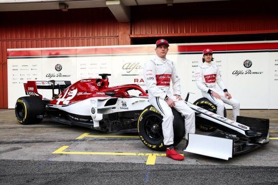 (L to R): Kimi Raikkonen (FIN) Alfa Romeo Racing with team mate Antonio Giovinazzi (ITA) Alfa Romeo Racing.
18.02.2019. Formula One Testing, Day One, Barcelona, Spain. Monday.
- www.xpbimages.com, EMail: requests@xpbimages.com - copy of publication required for printed pictures. Every used picture is fee-liable. © Copyright: Batchelor / XPB Images