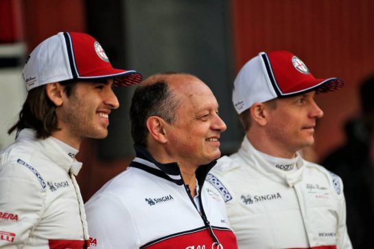 (L to R): Antonio Giovinazzi (ITA) Alfa Romeo Racing with Frederic Vasseur (FRA) Alfa Romeo Racing Team Principal and Kimi Raikkonen (FIN) Alfa Romeo Racing.
18.02.2019. Formula One Testing, Day One, Barcelona, Spain. Monday.
- www.xpbimages.com, EMail: requests@xpbimages.com - copy of publication required for printed pictures. Every used picture is fee-liable. © Copyright: Charniaux / XPB Images