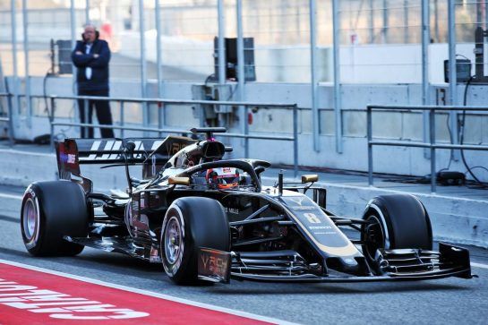Romain Grosjean (FRA) Haas F1 Team VF-19 leaves the pits.
18.02.2019. Formula One Testing, Day One, Barcelona, Spain. Monday.
- www.xpbimages.com, EMail: requests@xpbimages.com - copy of publication required for printed pictures. Every used picture is fee-liable. © Copyright: Batchelor / XPB Images