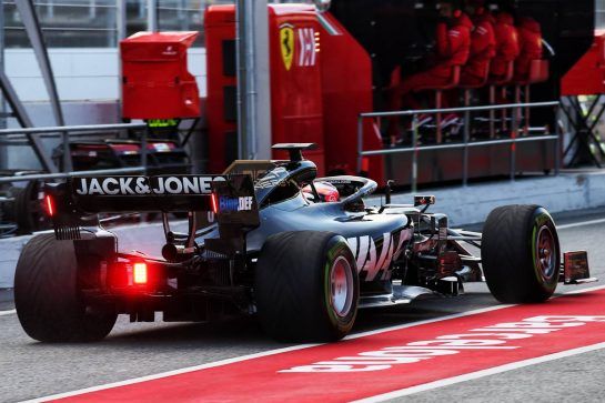 Romain Grosjean (FRA) Haas F1 Team VF-19 leaves the pits.
18.02.2019. Formula One Testing, Day One, Barcelona, Spain. Monday.
- www.xpbimages.com, EMail: requests@xpbimages.com - copy of publication required for printed pictures. Every used picture is fee-liable. © Copyright: Batchelor / XPB Images