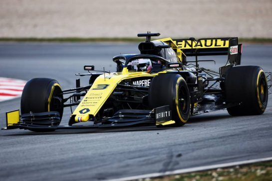 Daniel Ricciardo (AUS) Renault Sport F1 Team RS19.
19.02.2019. Formula One Testing, Day Two, Barcelona, Spain. Tuesday.
- www.xpbimages.com, EMail: requests@xpbimages.com - copy of publication required for printed pictures. Every used picture is fee-liable. © Copyright: Charniaux / XPB Images