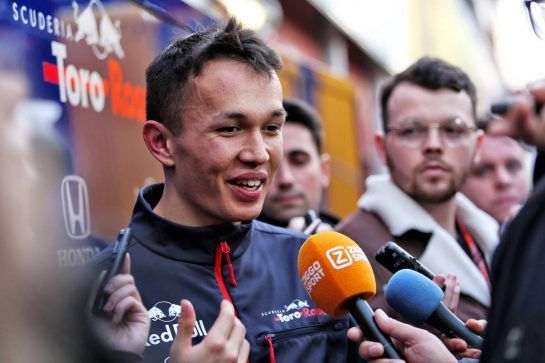 Alexander Albon (THA) Scuderia Toro Rosso with the media.
19.02.2019. Formula One Testing, Day Two, Barcelona, Spain. Tuesday.
- www.xpbimages.com, EMail: requests@xpbimages.com - copy of publication required for printed pictures. Every used picture is fee-liable. © Copyright: Moy / XPB Images