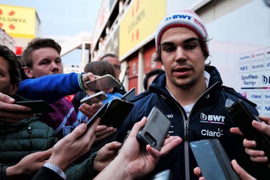 Lance Stroll (CDN) Racing Point F1 Team with the media.
19.02.2019. Formula One Testing, Day Two, Barcelona, Spain. Tuesday.
- www.xpbimages.com, EMail: requests@xpbimages.com - copy of publication required for printed pictures. Every used picture is fee-liable. © Copyright: Moy / XPB Images