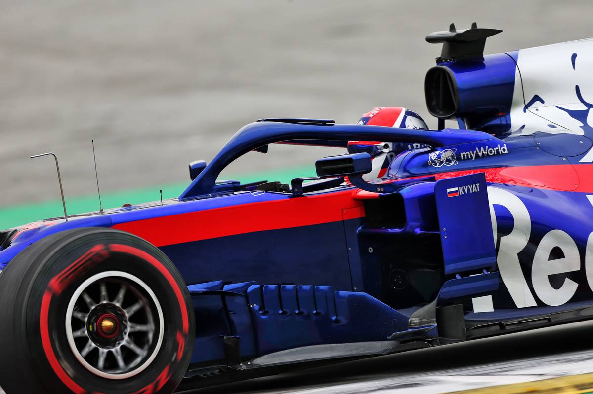 Daniil Kvyat (RUS) Scuderia Toro Rosso STR14.