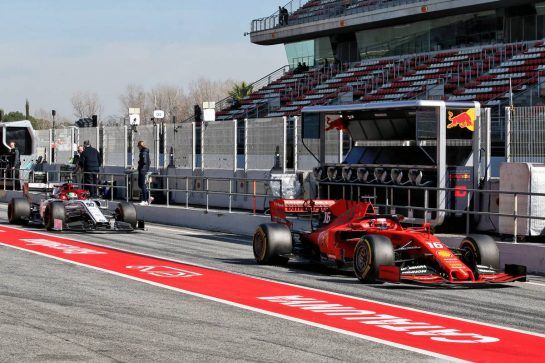 Charles Leclerc (MON) Ferrari SF90 and Antonio Giovinazzi (ITA) Alfa Romeo Racing C38.
26.02.2019. Formula One Testing, Day One, Barcelona, Spain. Tuesday.
- www.xpbimages.com, EMail: requests@xpbimages.com - copy of publication required for printed pictures. Every used picture is fee-liable. © Copyright: Batchelor / XPB Images