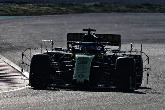 Daniel Ricciardo (AUS) Renault Sport F1 Team RS19.
27.02.2019. Formula One Testing, Day Two, Barcelona, Spain. Wednesday.
- www.xpbimages.com, EMail: requests@xpbimages.com - copy of publication required for printed pictures. Every used picture is fee-liable. © Copyright: Charniaux / XPB Images
