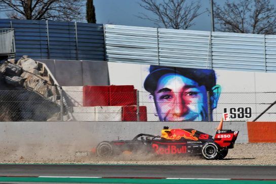 Max Verstappen (NLD) Red Bull Racing RB14 spins.
27.02.2019. Formula One Testing, Day Two, Barcelona, Spain. Wednesday.
- www.xpbimages.com, EMail: requests@xpbimages.com - copy of publication required for printed pictures. Every used picture is fee-liable. © Copyright: Batchelor / XPB Images