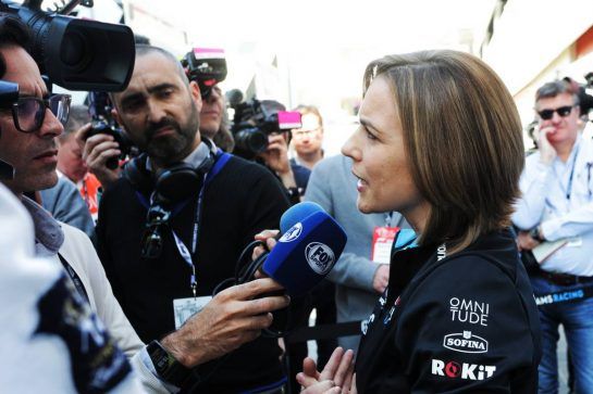 Claire Williams (GBR) Williams Racing Deputy Team Principal with the media.
27.02.2019. Formula One Testing, Day Two, Barcelona, Spain. Wednesday.
- www.xpbimages.com, EMail: requests@xpbimages.com - copy of publication required for printed pictures. Every used picture is fee-liable. © Copyright: Bearne / XPB Images