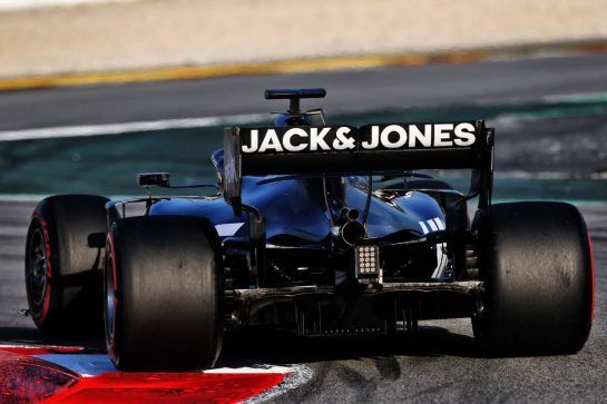 Romain Grosjean (FRA) Haas F1 Team VF-19.
27.02.2019. Formula One Testing, Day Two, Barcelona, Spain. Wednesday.
- www.xpbimages.com, EMail: requests@xpbimages.com - copy of publication required for printed pictures. Every used picture is fee-liable. © Copyright: Moy / XPB Images
