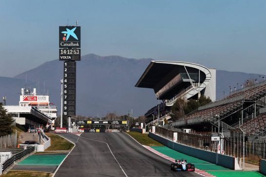 Robert Kubica (POL) Williams Racing FW42.
27.02.2019. Formula One Testing, Day Two, Barcelona, Spain. Wednesday.
- www.xpbimages.com, EMail: requests@xpbimages.com - copy of publication required for printed pictures. Every used picture is fee-liable. © Copyright: Moy / XPB Images