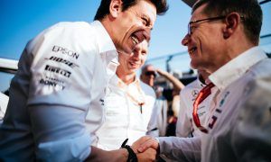 Fastest lap opportunity 'hotly debated' at Mercedes on race day