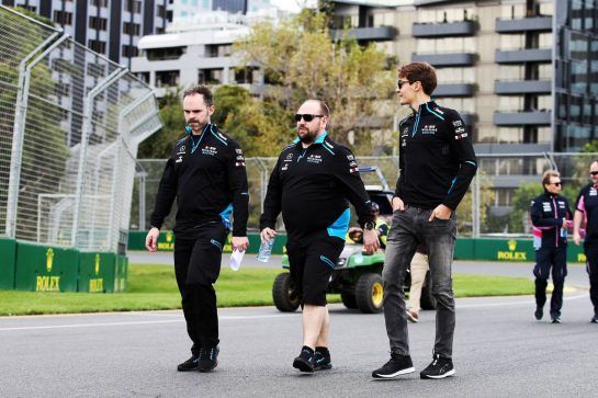 George Russell (GBR) Williams Racing walks the circuit with the team.
13.03.2019. Formula 1 World Championship, Rd 1, Australian Grand Prix, Albert Park, Melbourne, Australia, Preparation Day.
- www.xpbimages.com, EMail: requests@xpbimages.com - copy of publication required for printed pictures. Every used picture is fee-liable. © Copyright: Batchelor / XPB Images