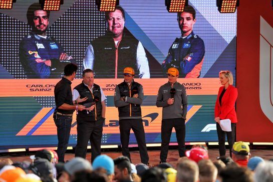 (L to R): Mark Webber (AUS) Channel 4 Presenter; Zak Brown (USA) McLaren Executive Director; Carlos Sainz Jr (ESP) McLaren; and Lando Norris (GBR) McLaren, at the F1 Season Launch in Federation Square.
13.03.2019. Formula 1 World Championship, Rd 1, Australian Grand Prix, Albert Park, Melbourne, Australia, Preparation Day.
- www.xpbimages.com, EMail: requests@xpbimages.com - copy of publication required for printed pictures. Every used picture is fee-liable. © Copyright: Charniaux / XPB Images