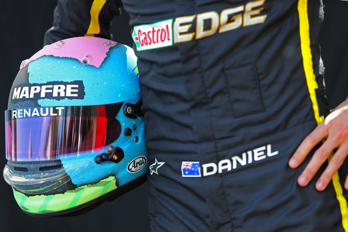 Daniel ricciardo helmet sales 2019