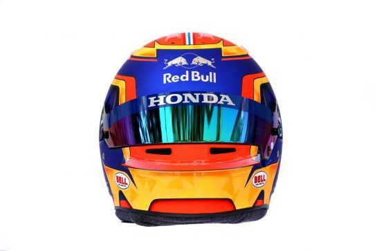 The helmet of Alexander Albon (THA) Scuderia Toro Rosso.
14.03.2019. Formula 1 World Championship, Rd 1, Australian Grand Prix, Albert Park, Melbourne, Australia, Preparation Day.
- www.xpbimages.com, EMail: requests@xpbimages.com - copy of publication required for printed pictures. Every used picture is fee-liable. © Copyright: Batchelor / XPB Images