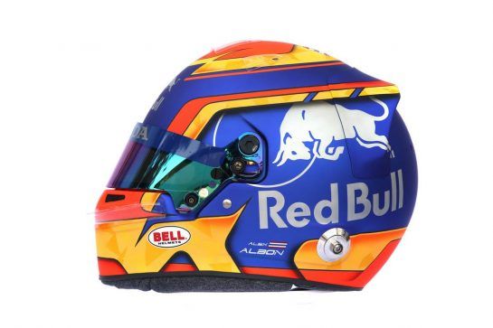 The helmet of Alexander Albon (THA) Scuderia Toro Rosso.
14.03.2019. Formula 1 World Championship, Rd 1, Australian Grand Prix, Albert Park, Melbourne, Australia, Preparation Day.
- www.xpbimages.com, EMail: requests@xpbimages.com - copy of publication required for printed pictures. Every used picture is fee-liable. © Copyright: Batchelor / XPB Images