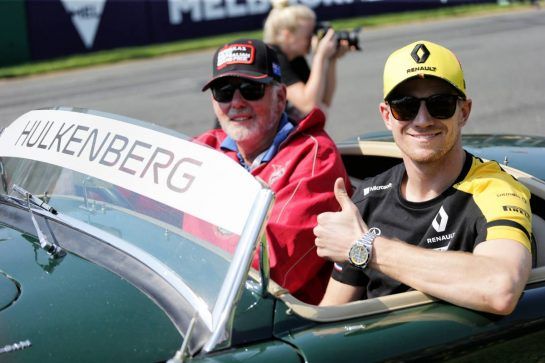 Nico Hulkenberg (GER) Renault F1 Team on the drivers parade.
17.03.2019. Formula 1 World Championship, Rd 1, Australian Grand Prix, Albert Park, Melbourne, Australia, Race Day.
 - www.xpbimages.com, EMail: requests@xpbimages.com - copy of publication required for printed pictures. Every used picture is fee-liable. © Copyright: Bearne / XPB Images
