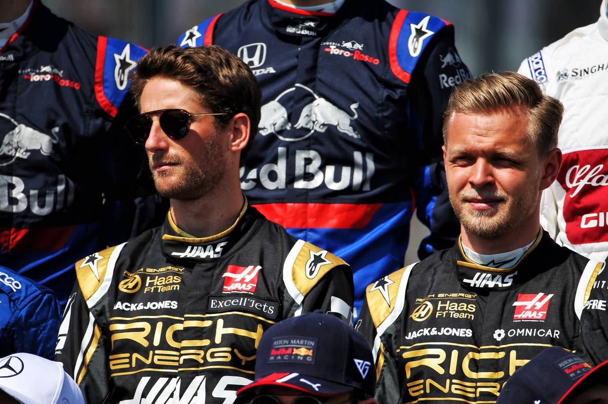  Romain Grosjean (FRA) Haas F1 Team and Kevin Magnussen (DEN) Haas F1 Team at the start of season group photograph.