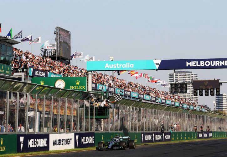 Race winner Valtteri Bottas (FIN) Mercedes AMG F1 W10 takes the chequered flag at the end of the race. 17.03.2019.