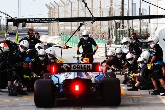 Robert Kubica (POL) Williams Racing FW42 practices a pit stop.
30.03.2019. Formula 1 World Championship, Rd 2, Bahrain Grand Prix, Sakhir, Bahrain, Qualifying Day.
- www.xpbimages.com, EMail: requests@xpbimages.com - copy of publication required for printed pictures. Every used picture is fee-liable. © Copyright: Batchelor / XPB Images
