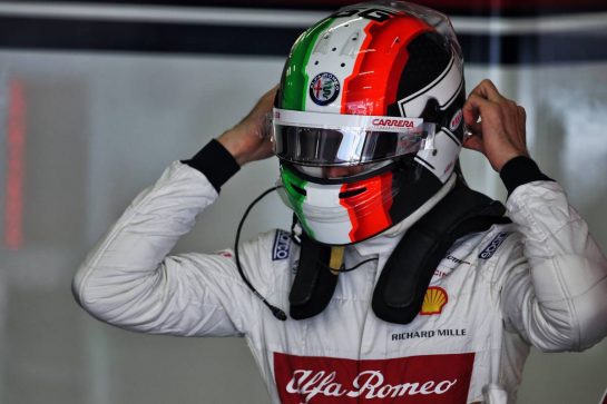 Antonio Giovinazzi (ITA) Alfa Romeo Racing.
12.04.2019. Formula 1 World Championship, Rd 3, Chinese Grand Prix, Shanghai, China, Practice Day.
- www.xpbimages.com, EMail: requests@xpbimages.com - copy of publication required for printed pictures. Every used picture is fee-liable. © Copyright: Batchelor / XPB Images