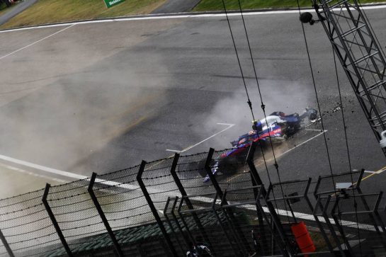 Alexander Albon (THA) Scuderia Toro Rosso STR14 crashed in the third practice session.
13.04.2019. Formula 1 World Championship, Rd 3, Chinese Grand Prix, Shanghai, China, Qualifying Day.
- www.xpbimages.com, EMail: requests@xpbimages.com - copy of publication required for printed pictures. Every used picture is fee-liable. © Copyright: Bearne / XPB Images