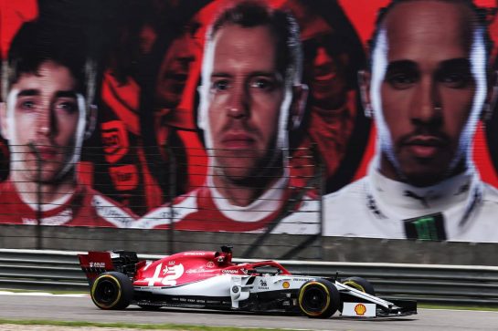 Kimi Raikkonen (FIN) Alfa Romeo Racing C38.
13.04.2019. Formula 1 World Championship, Rd 3, Chinese Grand Prix, Shanghai, China, Qualifying Day.
- www.xpbimages.com, EMail: requests@xpbimages.com - copy of publication required for printed pictures. Every used picture is fee-liable. © Copyright: Moy / XPB Images