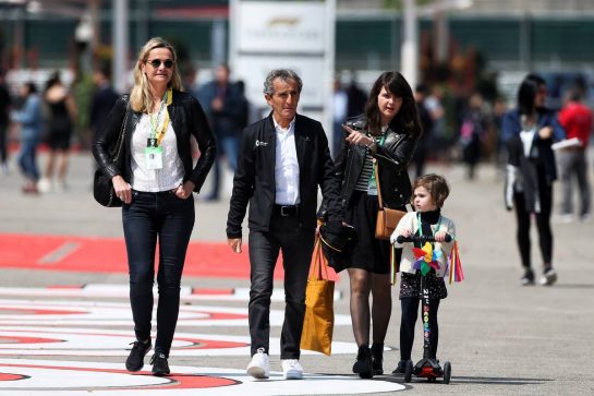 Alain Prost (FRA) Renault F1 Team Special Advisor.
13.04.2019. Formula 1 World Championship, Rd 3, Chinese Grand Prix, Shanghai, China, Qualifying Day.
- www.xpbimages.com, EMail: requests@xpbimages.com - copy of publication required for printed pictures. Every used picture is fee-liable. © Copyright: Moy / XPB Images