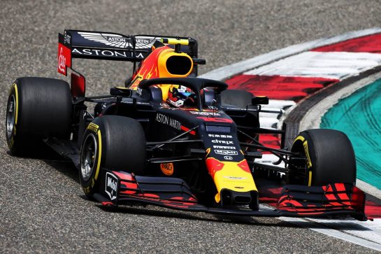 Pierre Gasly (FRA) Red Bull Racing RB15.
13.04.2019. Formula 1 World Championship, Rd 3, Chinese Grand Prix, Shanghai, China, Qualifying Day.
- www.xpbimages.com, EMail: requests@xpbimages.com - copy of publication required for printed pictures. Every used picture is fee-liable. © Copyright: Moy / XPB Images