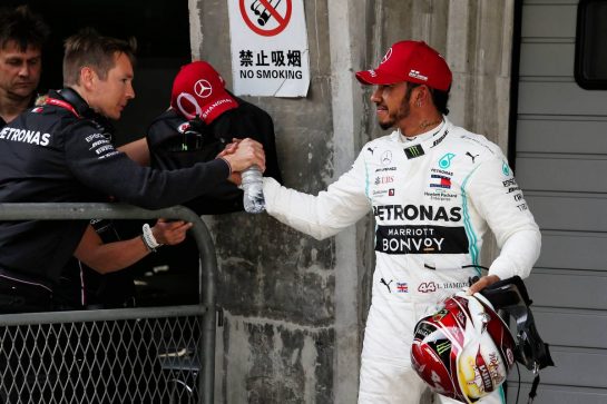 Lewis Hamilton (GBR) Mercedes AMG F1 in qualifying parc ferme.
13.04.2019. Formula 1 World Championship, Rd 3, Chinese Grand Prix, Shanghai, China, Qualifying Day.
- www.xpbimages.com, EMail: requests@xpbimages.com - copy of publication required for printed pictures. Every used picture is fee-liable. © Copyright: Moy / XPB Images