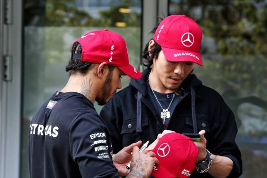 Lewis Hamilton (GBR) Mercedes AMG F1.
13.04.2019. Formula 1 World Championship, Rd 3, Chinese Grand Prix, Shanghai, China, Qualifying Day.
- www.xpbimages.com, EMail: requests@xpbimages.com - copy of publication required for printed pictures. Every used picture is fee-liable. © Copyright: Moy / XPB Images