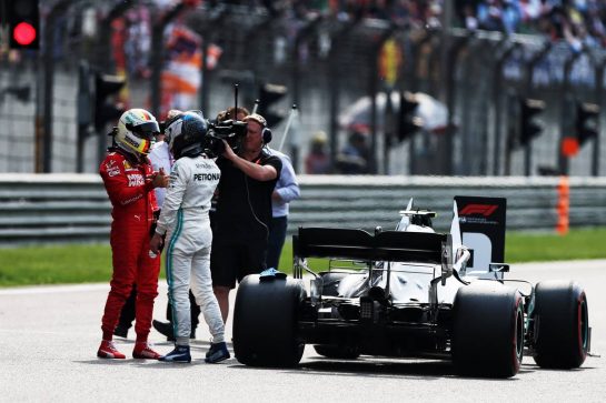 Valtteri Bottas (FIN) Mercedes AMG F1 celebrates his pole position in qualifying parc ferme with Sebastian Vettel (GER) Ferrari.
13.04.2019. Formula 1 World Championship, Rd 3, Chinese Grand Prix, Shanghai, China, Qualifying Day.
- www.xpbimages.com, EMail: requests@xpbimages.com - copy of publication required for printed pictures. Every used picture is fee-liable. © Copyright: Moy / XPB Images