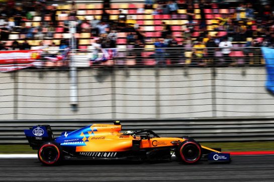 Lando Norris (GBR) McLaren MCL34.
13.04.2019. Formula 1 World Championship, Rd 3, Chinese Grand Prix, Shanghai, China, Qualifying Day.
- www.xpbimages.com, EMail: requests@xpbimages.com - copy of publication required for printed pictures. Every used picture is fee-liable. © Copyright: Moy / XPB Images