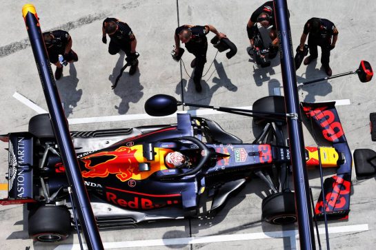 Max Verstappen (NLD) Red Bull Racing RB15.
13.04.2019. Formula 1 World Championship, Rd 3, Chinese Grand Prix, Shanghai, China, Qualifying Day.
- www.xpbimages.com, EMail: requests@xpbimages.com - copy of publication required for printed pictures. Every used picture is fee-liable. © Copyright: Bearne / XPB Images
