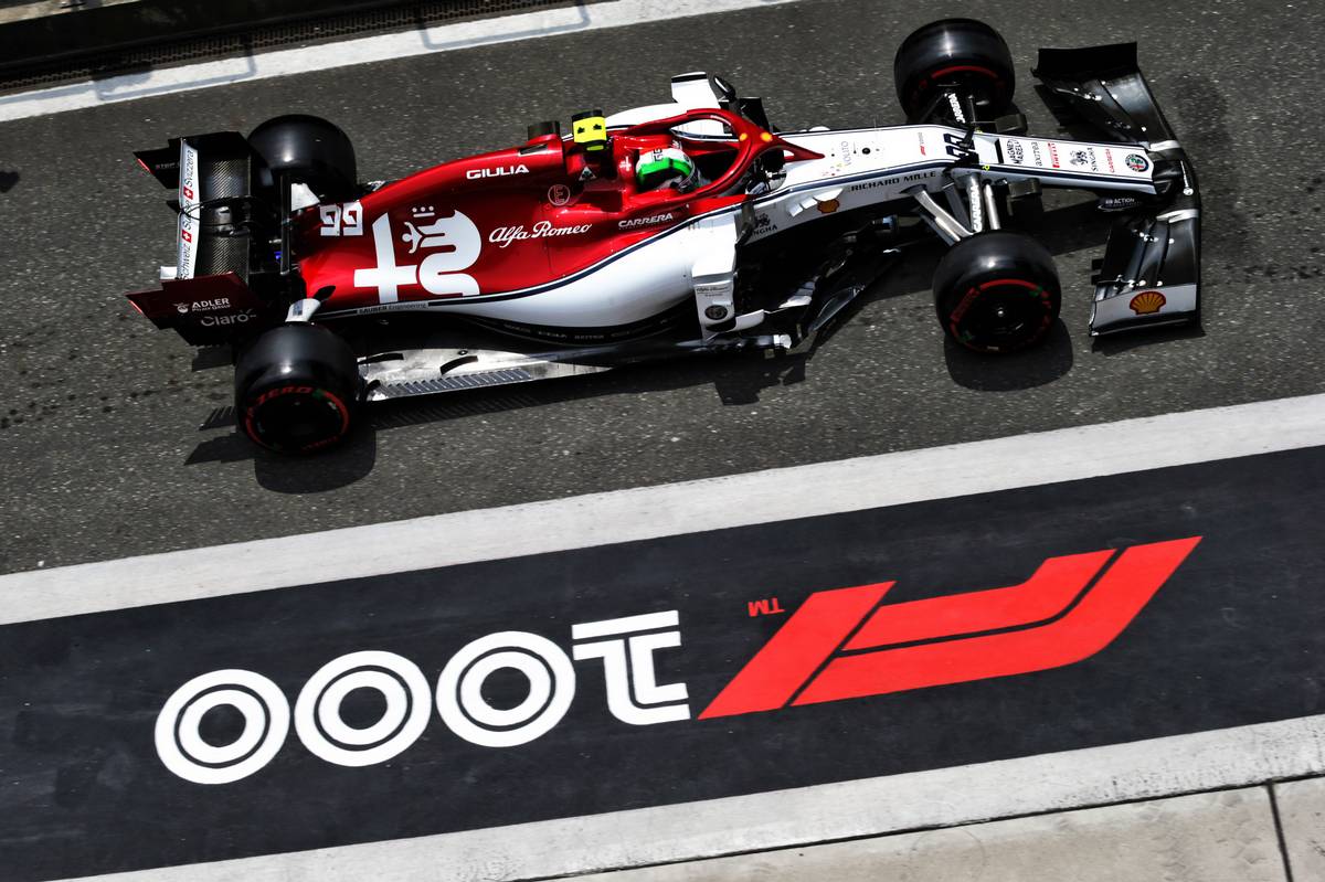 Antonio Giovinazzi (ITA) Alfa Romeo Racing C38.