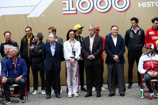 1000th F1 race group photograph - Jean Todt (FRA) FIA President; Michelle Yeoh (MAL); Chase Carey (USA) Formula One Group Chairman.
14.04.2019. Formula 1 World Championship, Rd 3, Chinese Grand Prix, Shanghai, China, Race Day.
- www.xpbimages.com, EMail: requests@xpbimages.com - copy of publication required for printed pictures. Every used picture is fee-liable. © Copyright: Batchelor / XPB Images