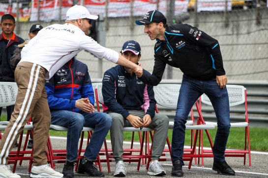 (L to R): Valtteri Bottas (FIN) Mercedes AMG F1 and Robert Kubica (POL) Williams Racing on the drivers parade.
14.04.2019. Formula 1 World Championship, Rd 3, Chinese Grand Prix, Shanghai, China, Race Day.
- www.xpbimages.com, EMail: requests@xpbimages.com - copy of publication required for printed pictures. Every used picture is fee-liable. © Copyright: Photo4 / XPB Images
