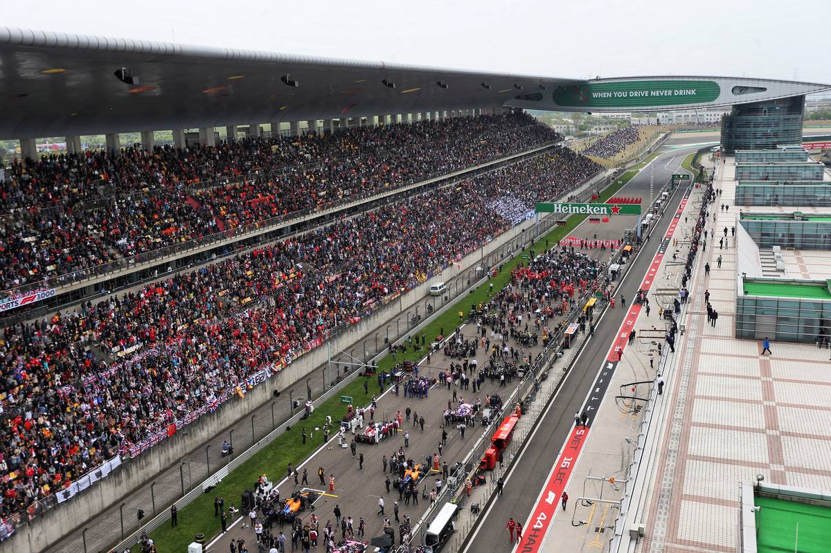 The grid before the start of the race.